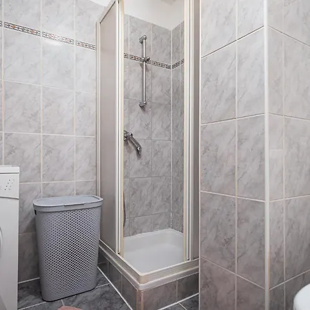 Nina, 200m From The Old Town Of Apartman Porec