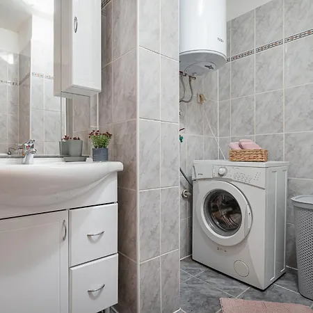 Nina, 200m From The Old Town Of Poreč