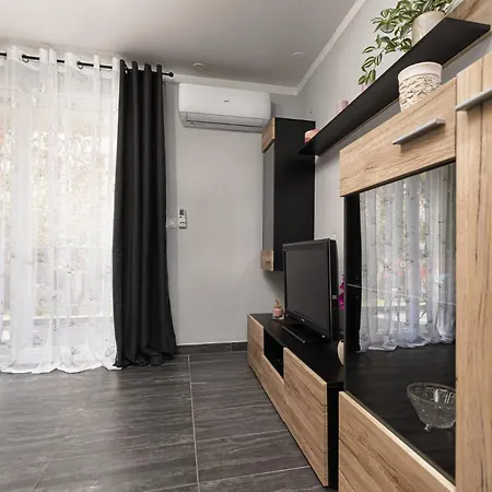 Nina, 200m From The Old Town Of *