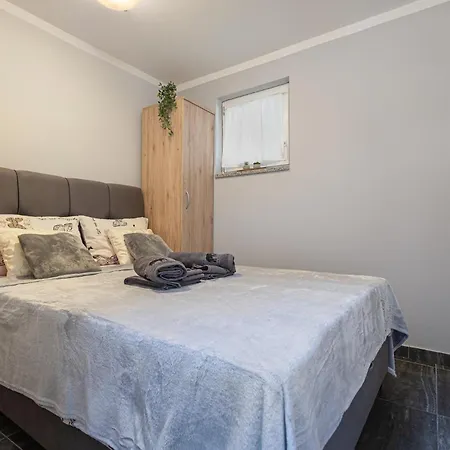 Nina, 200m From The Old Town Of