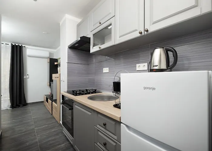 Apartamento Nina, 200m From The Old Town Of Poreč